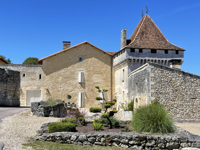  Le Château du Roi, CV Villas