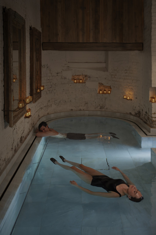 salt bath inside aire spa 