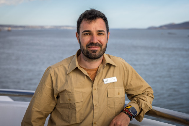 headshot of javier cotin