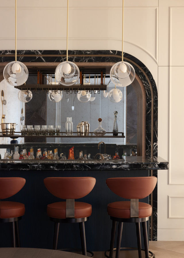 bar area in chelsea townhouse 