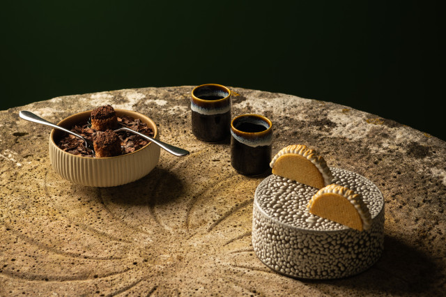 chocolate aero dish with ice cream sandwich 