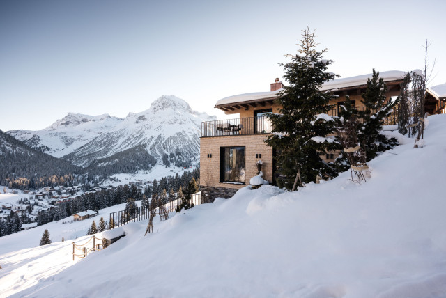 view of le chalet with mountain in the background