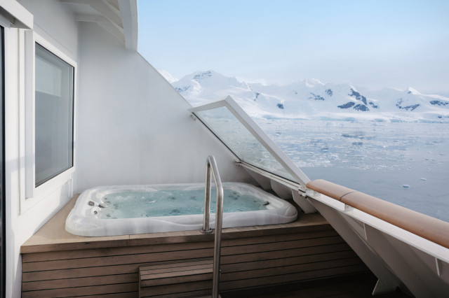 balcony with hot tub on cruise ship in greenland
