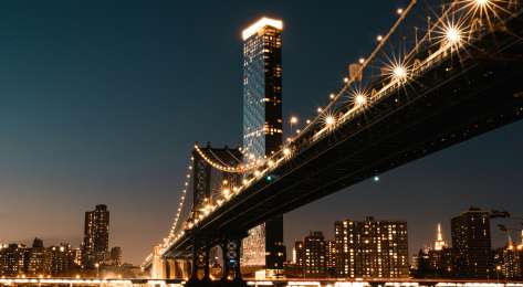 New york bridge at night.