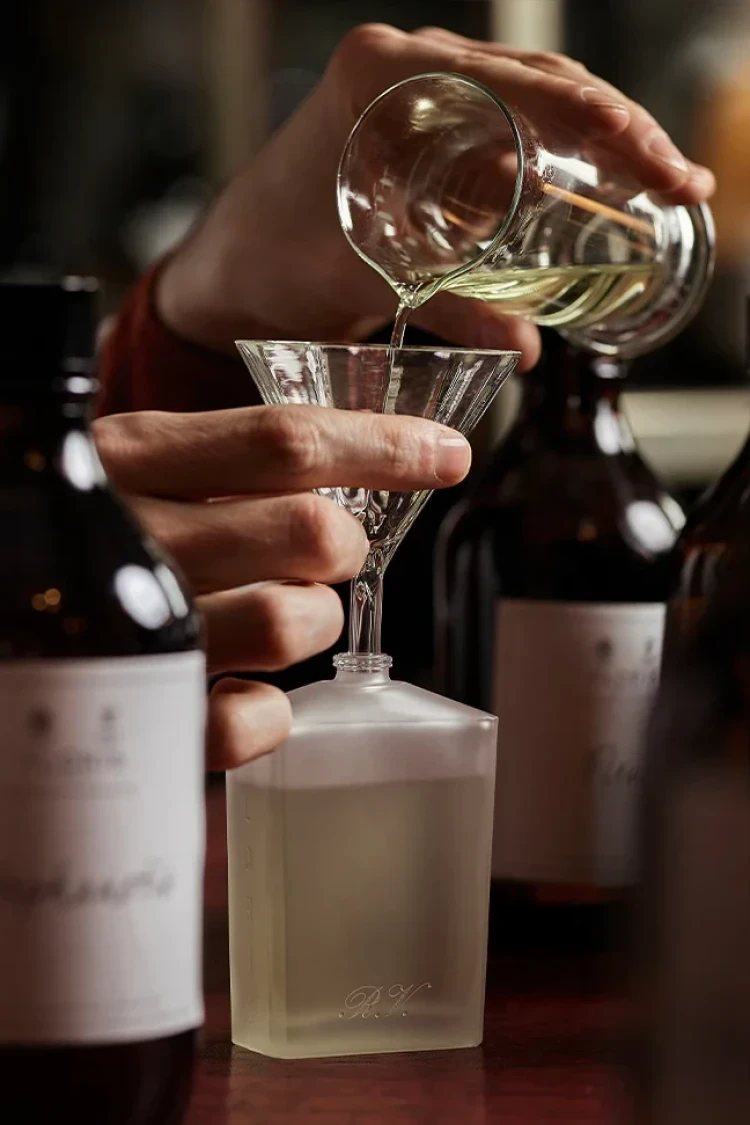 crafting-your-bespoke-scent.webp