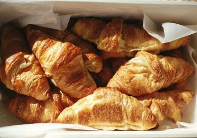 Baked croissants .