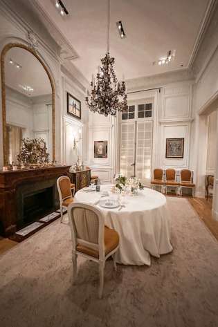 La suite dior experience paris fashion week 2023 dior fashion erin busbee busbee style fashion over 40 dinner in le salon historique de monsieur dior 1.