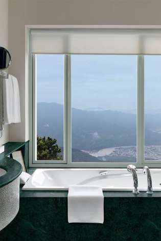 Living_deluxe room bath.