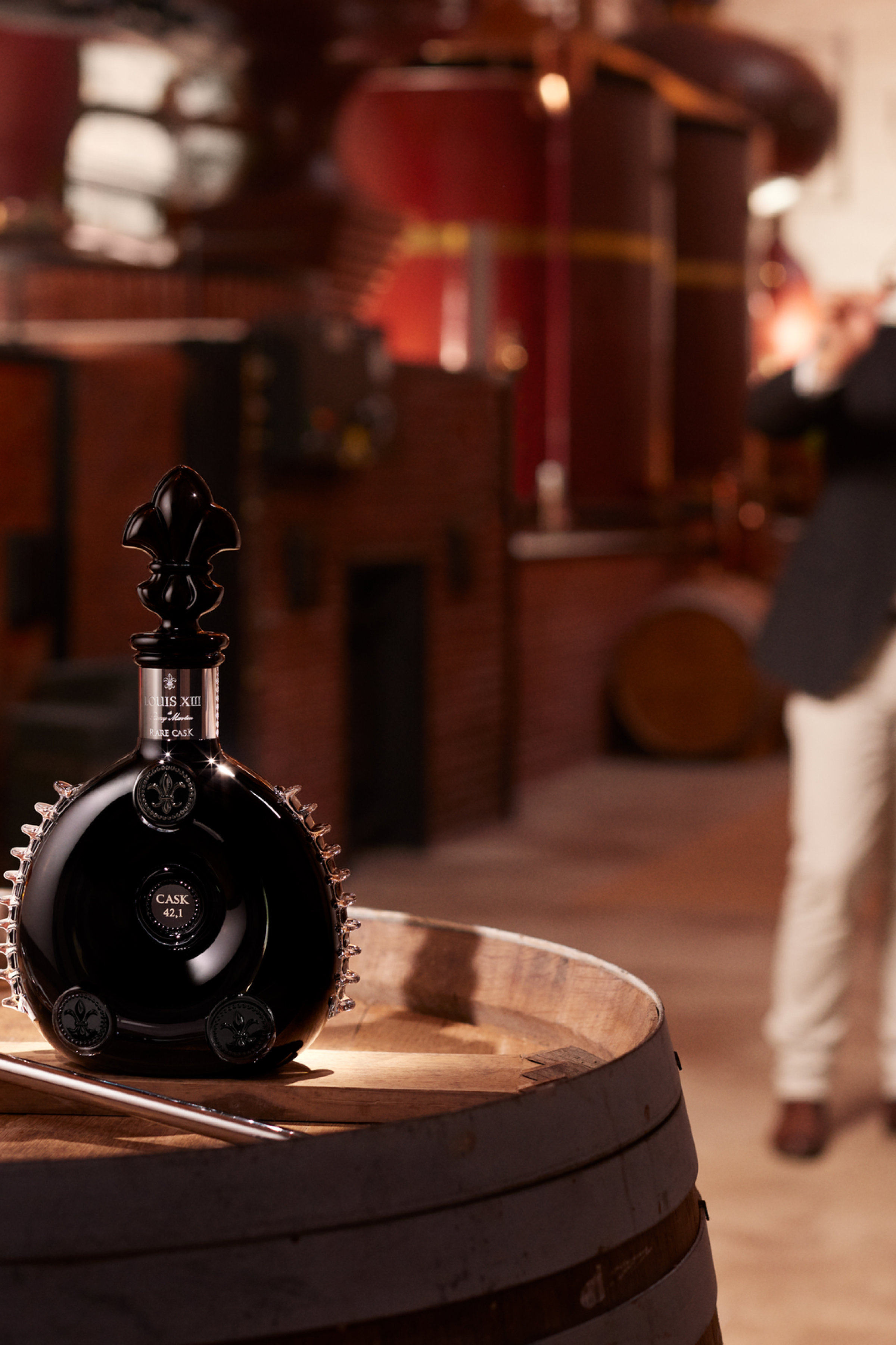 louis-xiii-photo-visuel-image-louisxiii_rc_craftsmanship_cognac_5-4.png