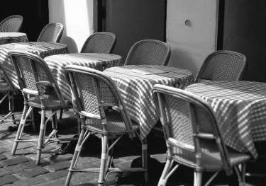 Paris cafe .