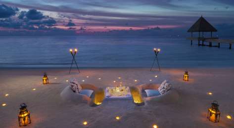 Waldorf_astoria_maldives_ithaafushi_sunken_sand_dinner.