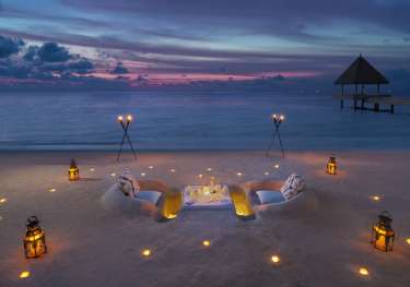 Waldorf_astoria_maldives_ithaafushi_sunken_sand_dinner.