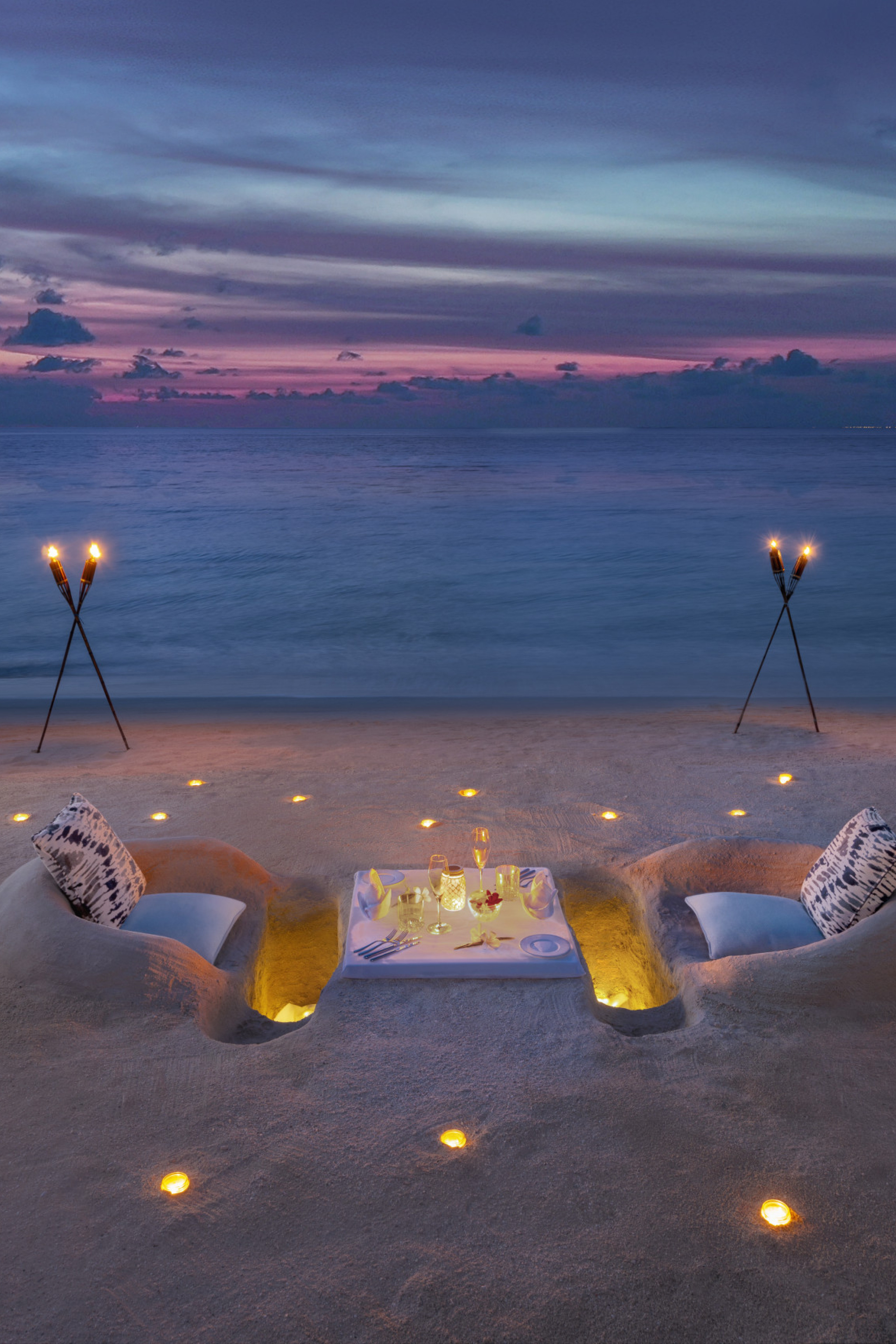 waldorf_astoria_maldives_ithaafushi_sunken_sand_dinner.jpg