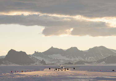 White desert a380.