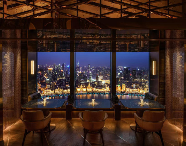 hotel bar with with skyline views of shanghai