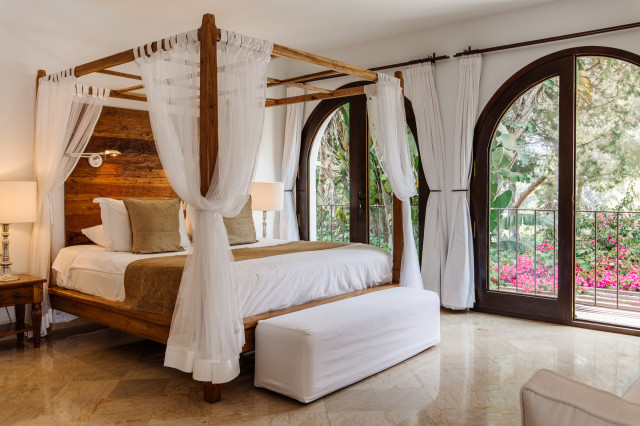 four-poster bed in ibiza hotel