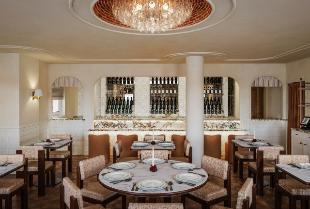 warm restaurant interiors 