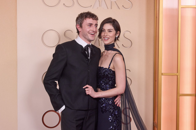 gracie abrams and paul mescal at the oscars