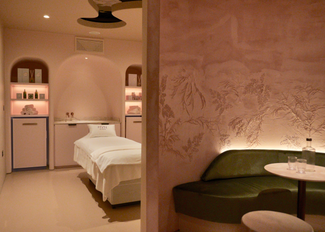 HVN clinic with green velvet sofa 