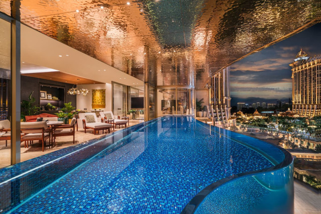 infinity pool at hotel penthouse suite