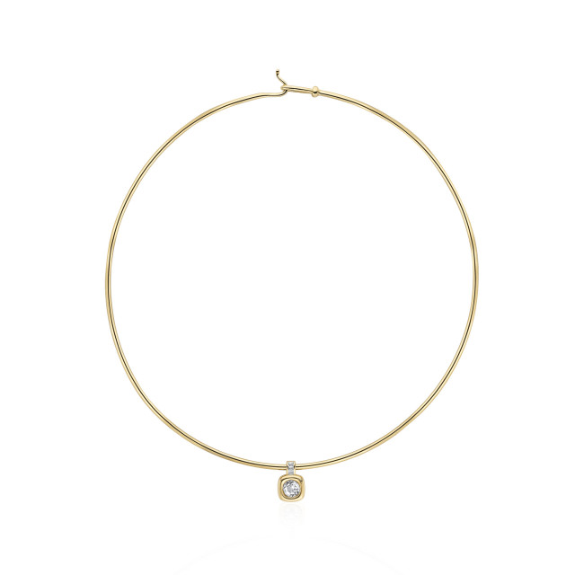 gold choker necklace with pendant