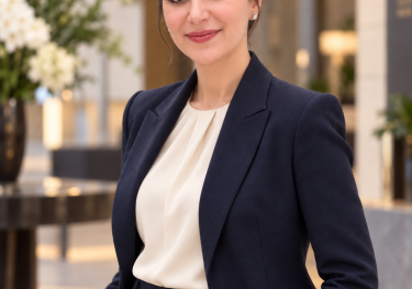 Headshot of Dr Souphi Samizadeh.