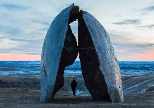 Beartooth sculpture installation at the tippet rise art center image credit moss and fog.