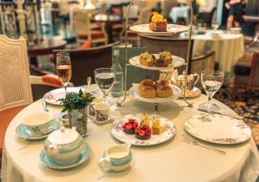 Afternoon tea at the savoy 2.