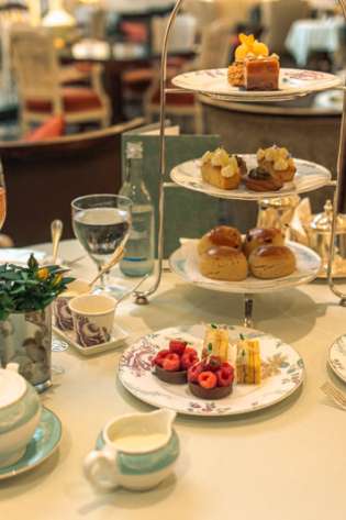 Afternoon tea at the savoy 2.