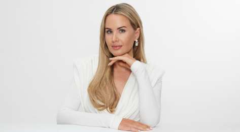 Alice henshaw headshot.