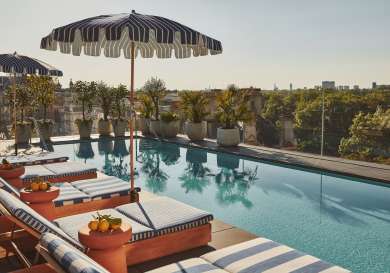 Ber rooftop pool capri in the city 01.