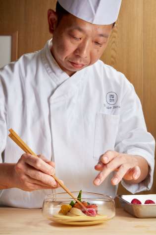 Chef daisuke hayashi 2 .