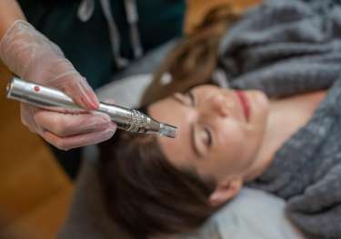 Person getting tweakment in clinic.