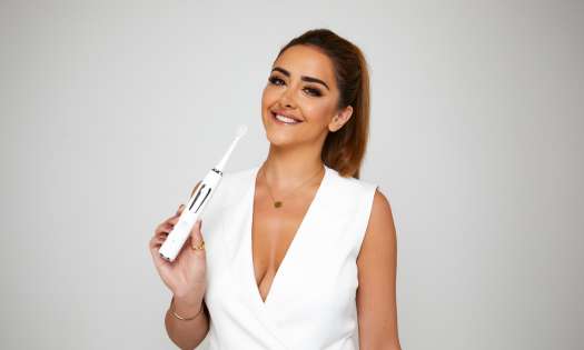 Copy of hanna_toothbrush.