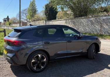 Car parked in sunshine .