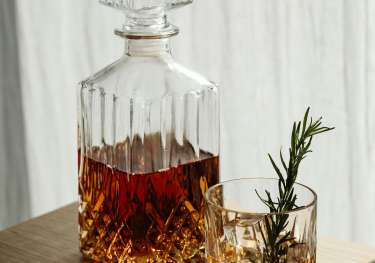 Decanted whisky unsplash.