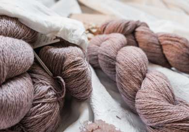 Twisted yarns of wool .