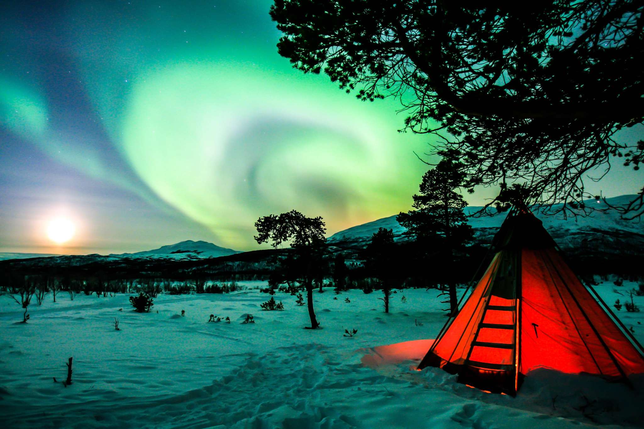 Northern lights camping.
