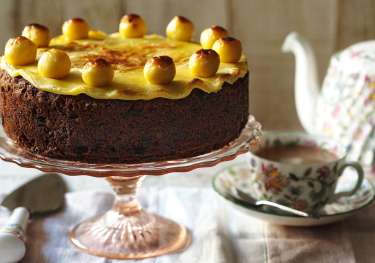 Easter_simnel_cake_82449_16x9.