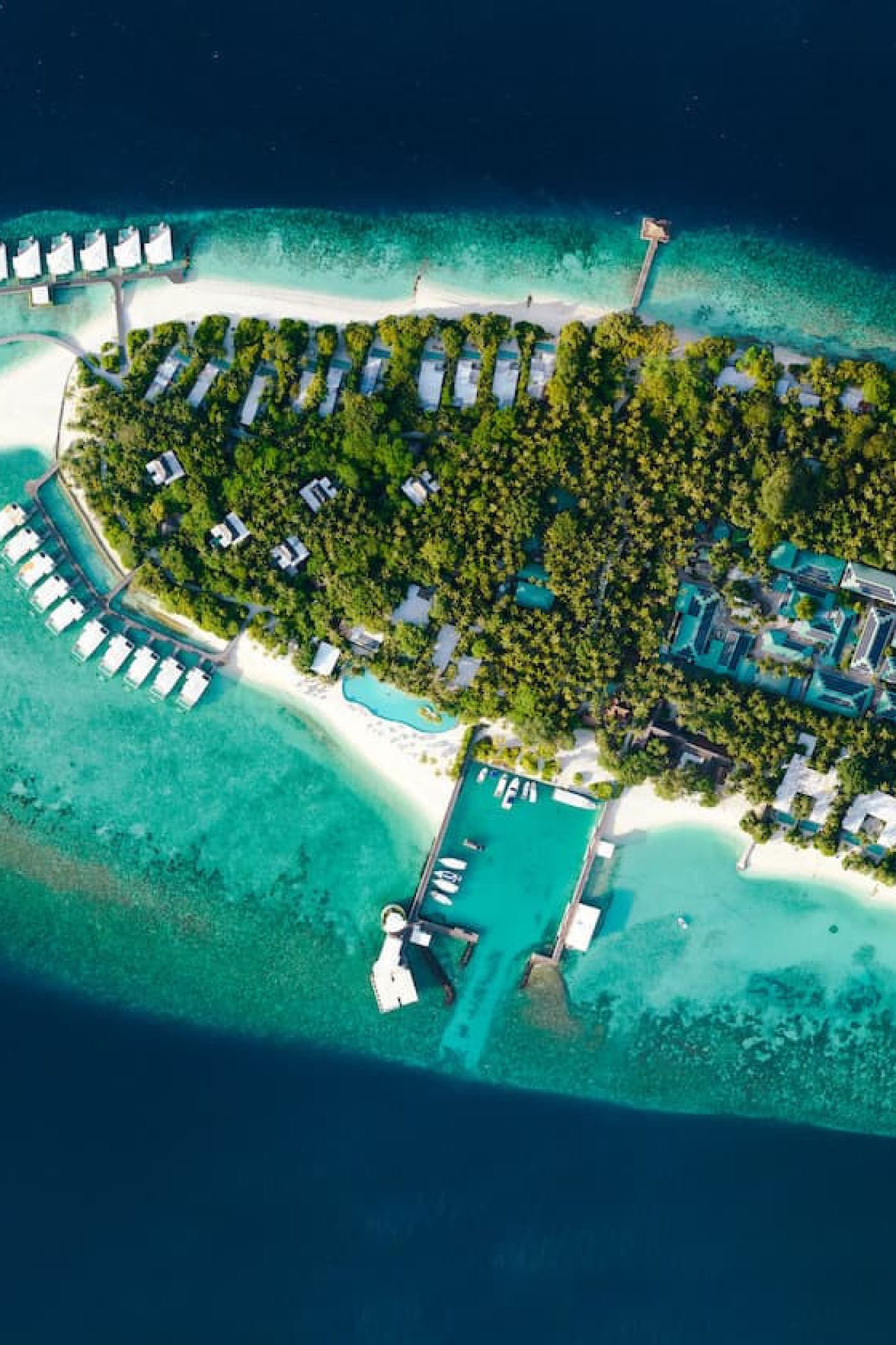 gallery-resort-birdseye-island.jpg