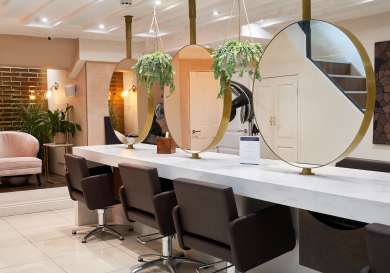 Hair salon in notting hill .