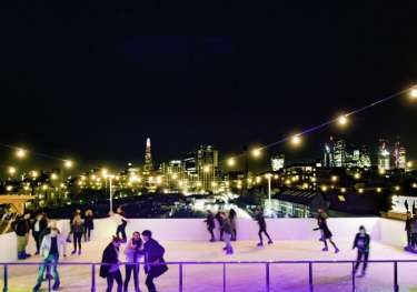 Ice skating 1655582621.