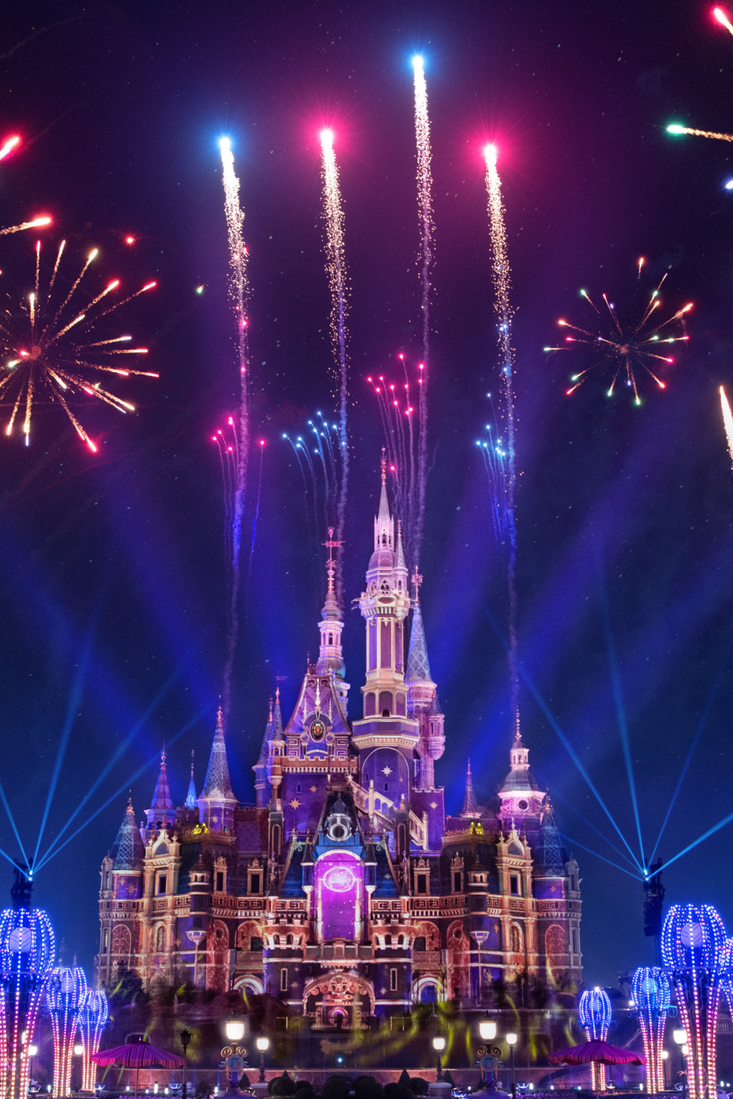 view of palace at disneyland shanghai