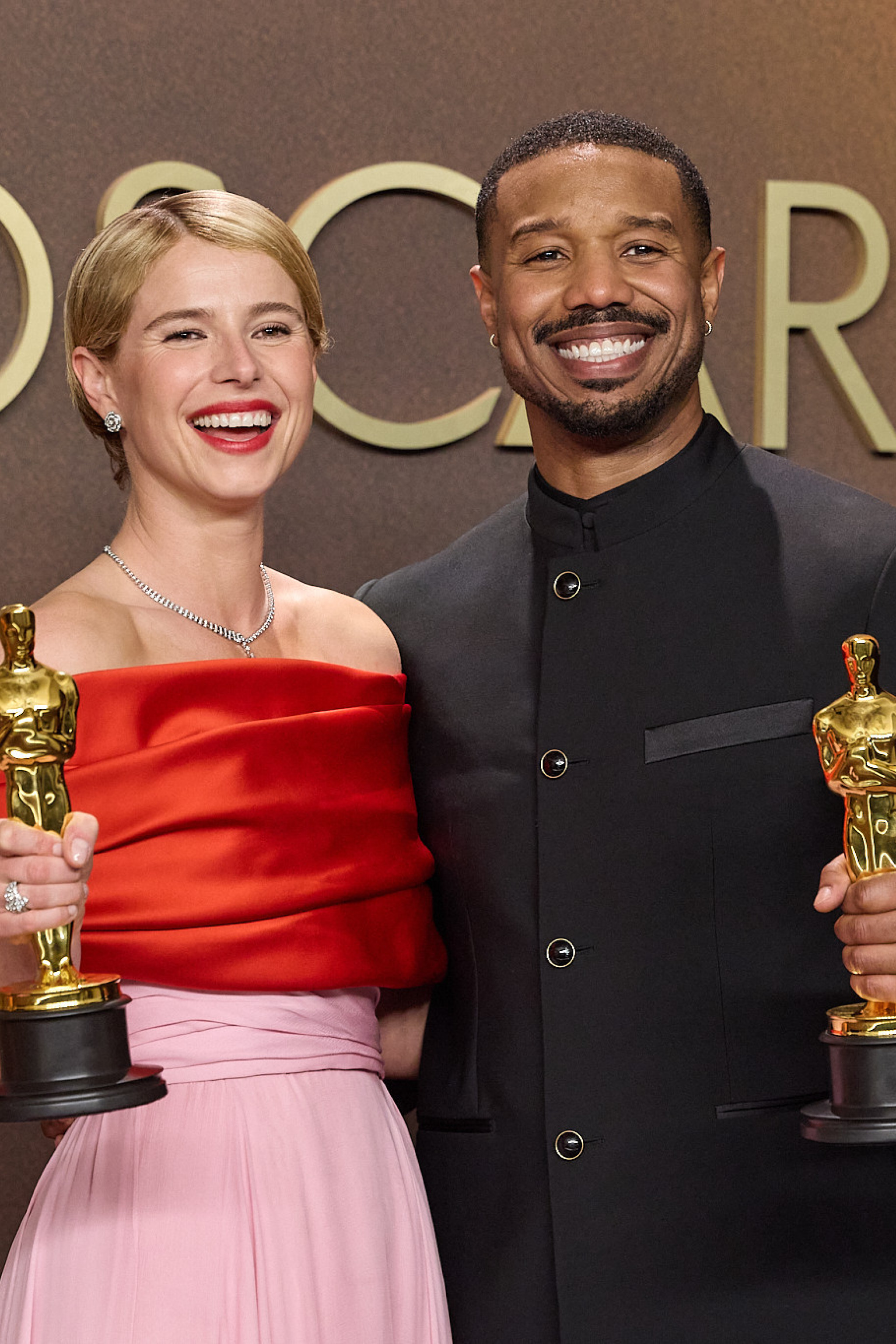 jessie buckley and michael b jordan at the oscars