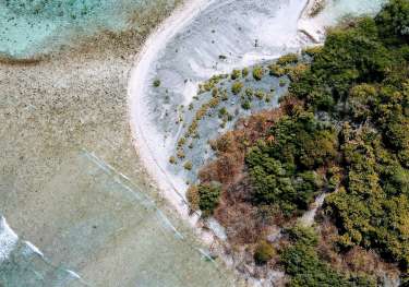 Turquoise sea in the maldives.