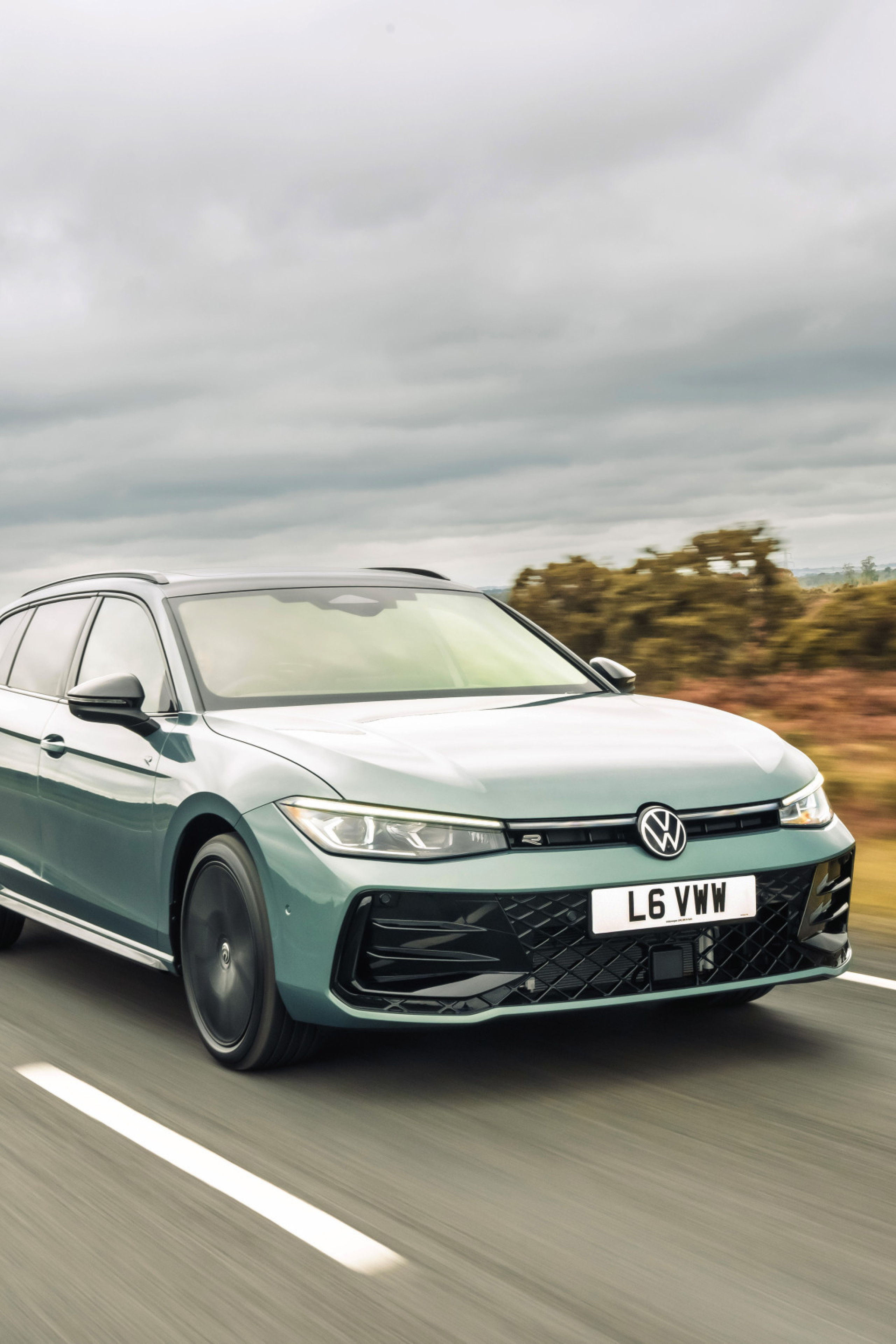 vw-passat-ehybrid-car