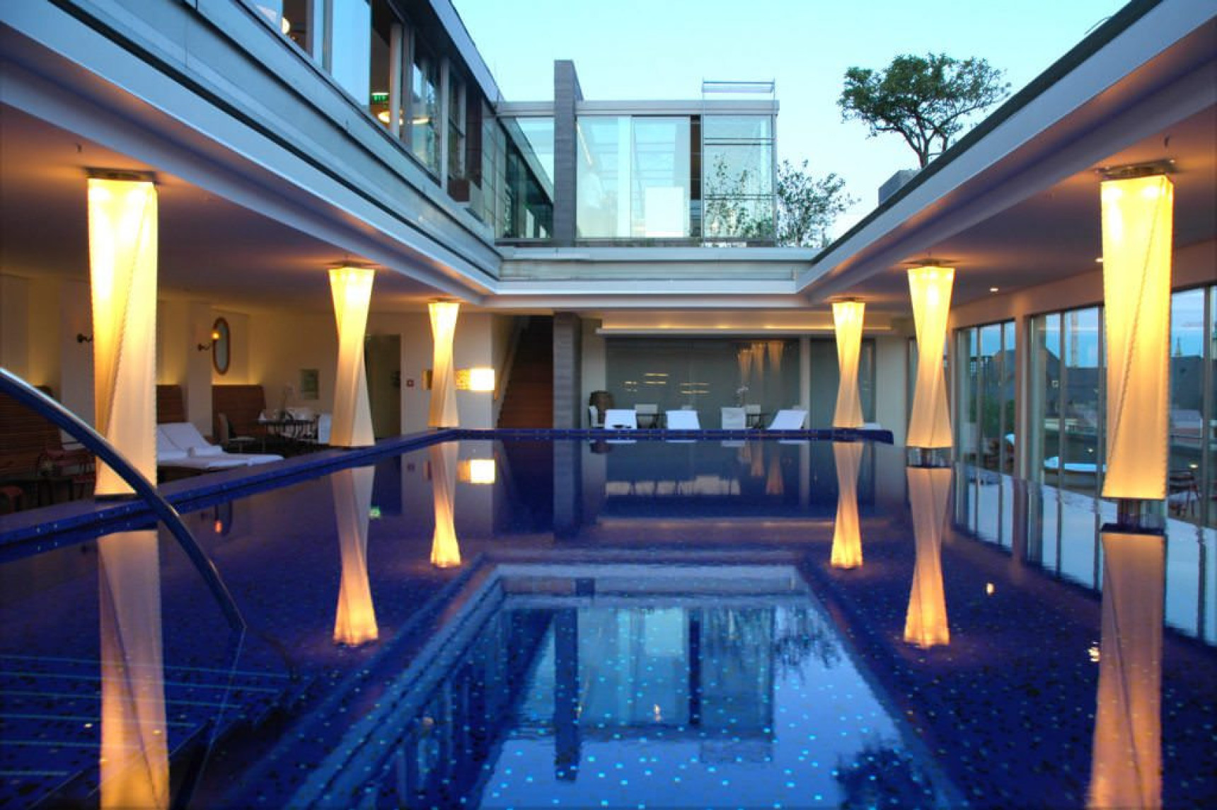 bayerischer-hof:-a-most-luxurious-hotel-in-munich-pool