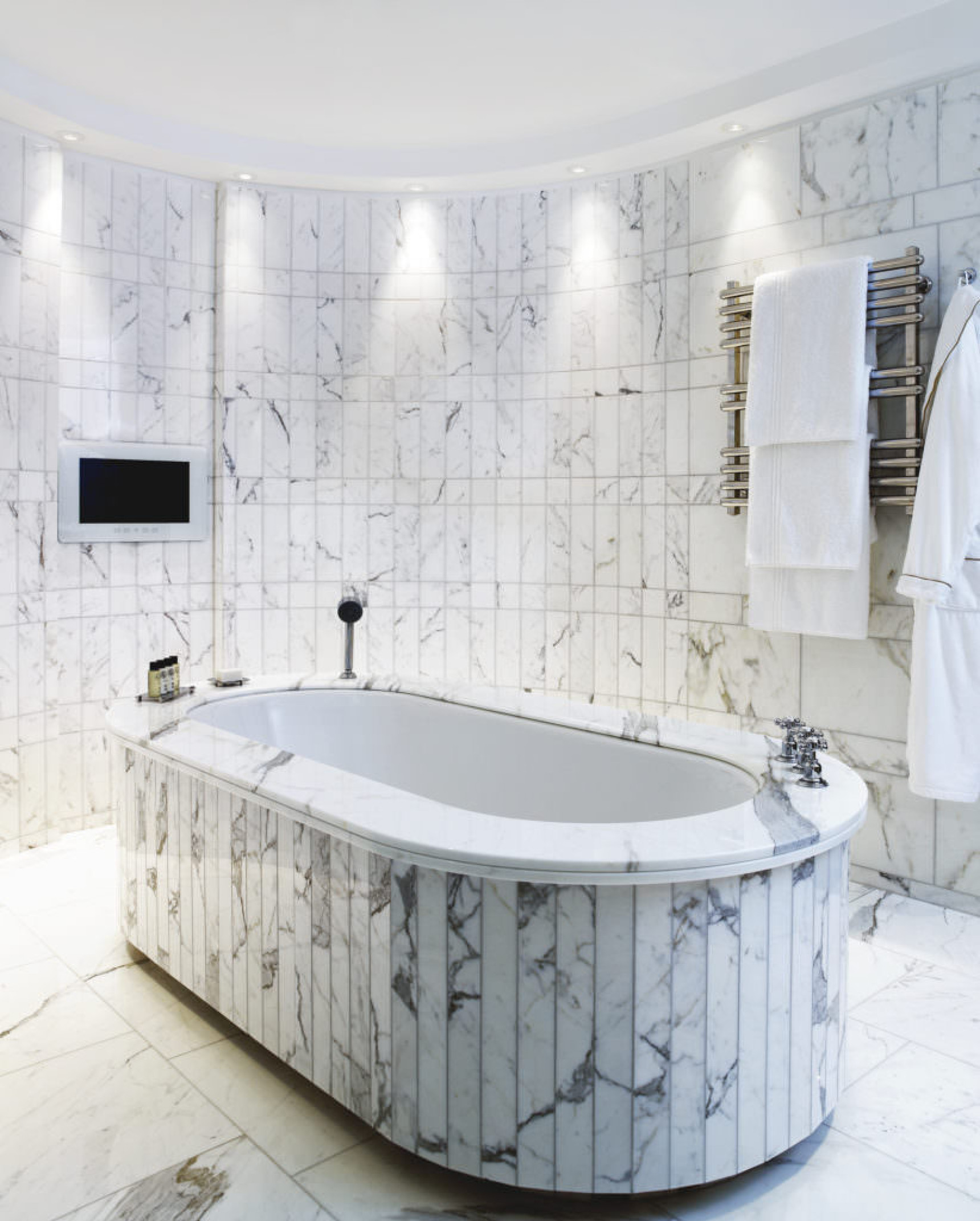 health-and-wellness-at-the-corinthia-hotel-in-london-bathroom