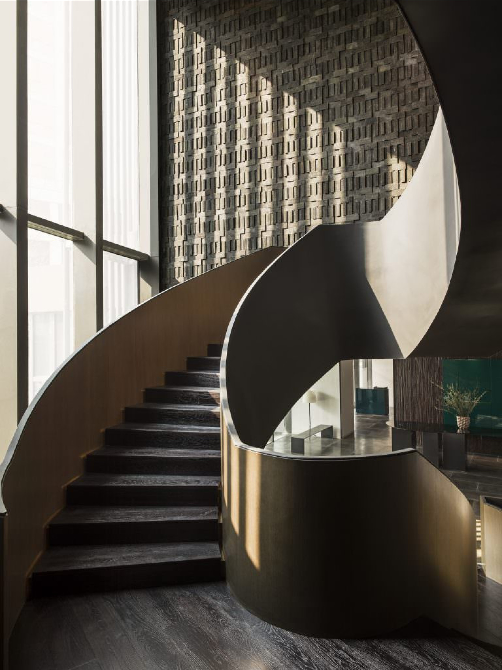 the-middle-house-shanghai-review-inside-room staircase