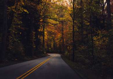 Road through the mountains .